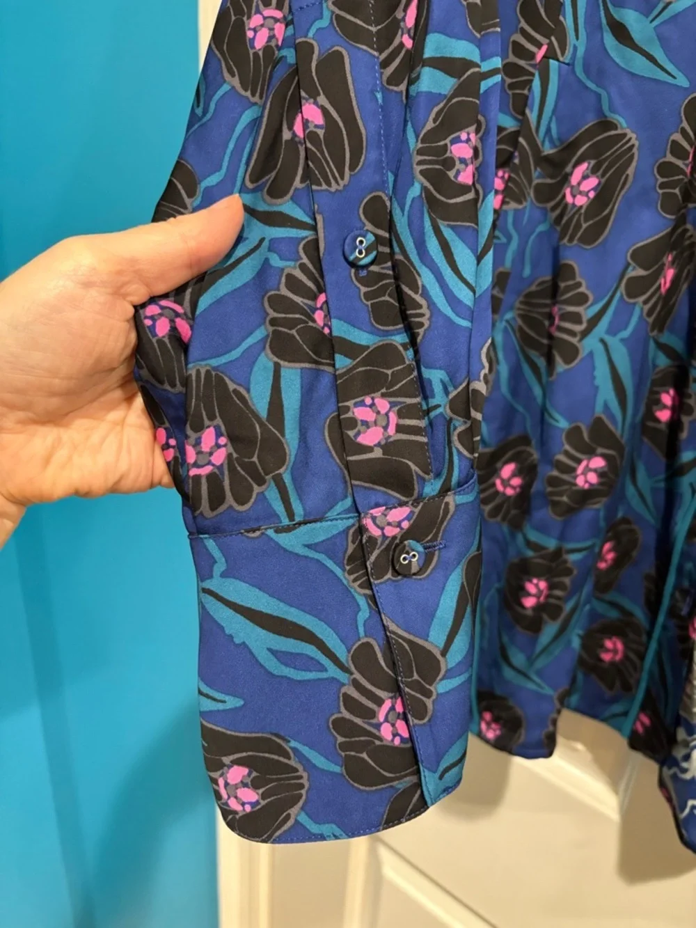 Diane von Furstenberg Alona blouse button down shirt sz M floral blue